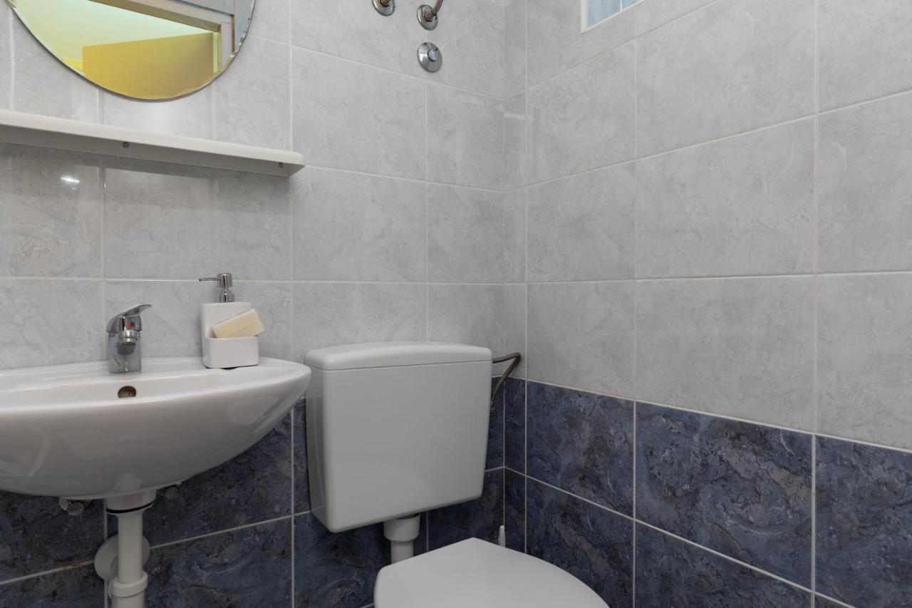 Apartments With A Parking Space Sumpetar, Omis - 9436 Номер фото